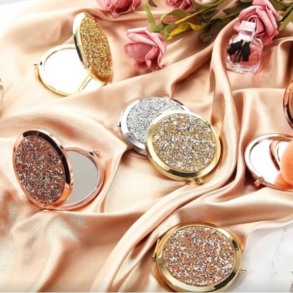 NEW!! Glam Compact Mirror - comes with pouch - Picture 3 of 6